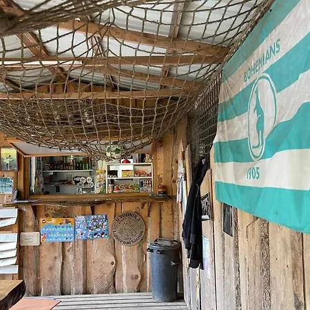 Houseboat U Vodnika