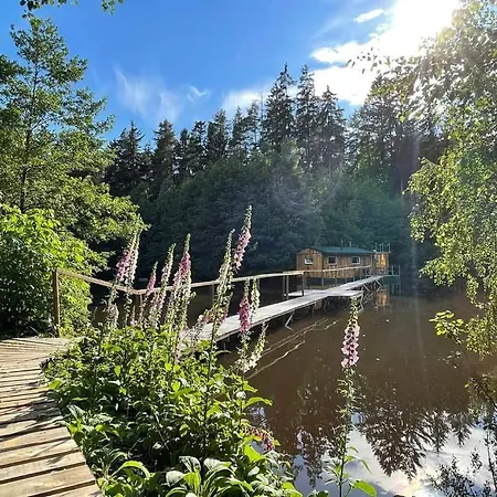 Houseboat U Vodnika 船屋 Krasna Hora