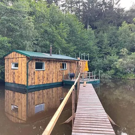 Houseboat U Vodnika Πλωτό κατάλυμα